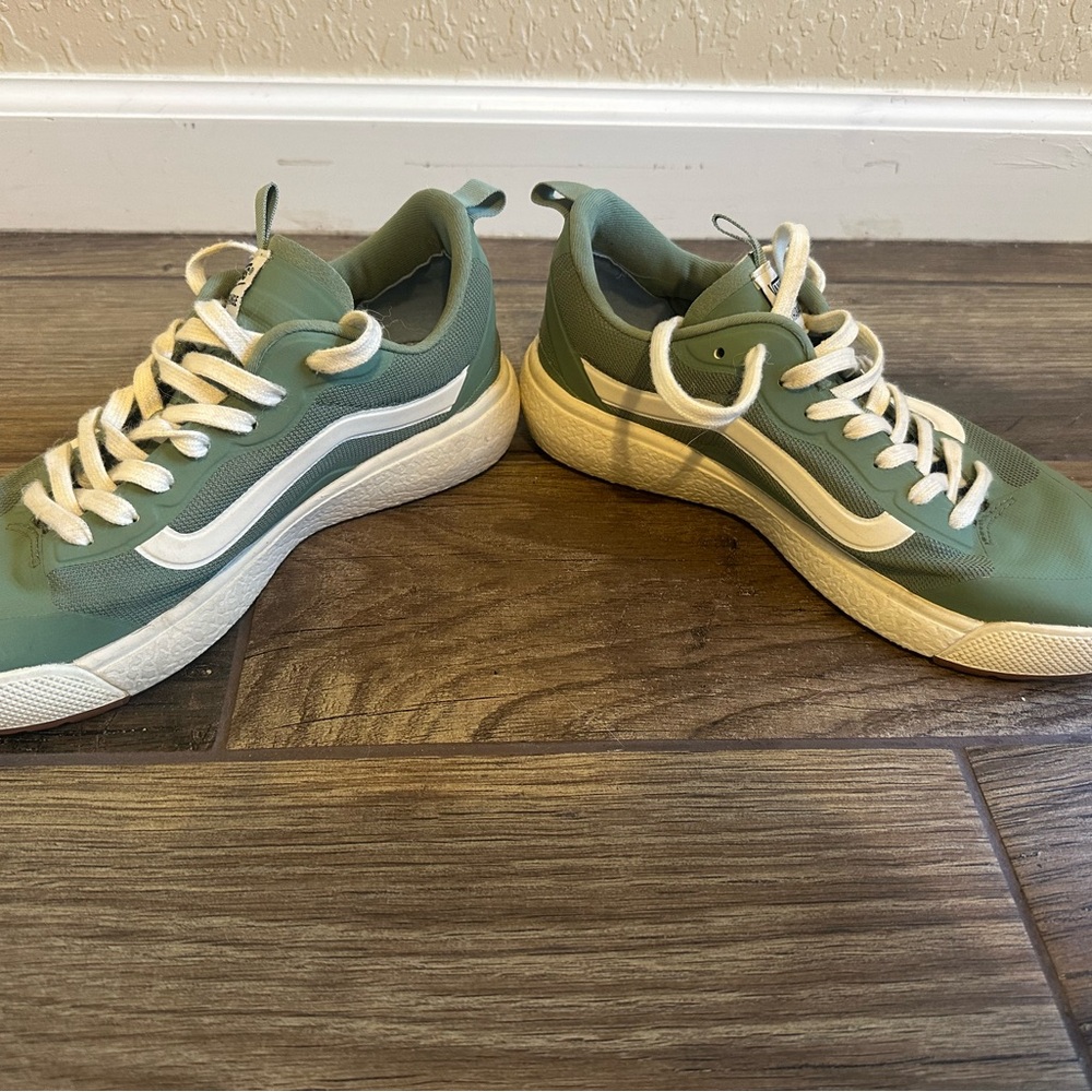 Vans UltraRange Women’s size 9.5